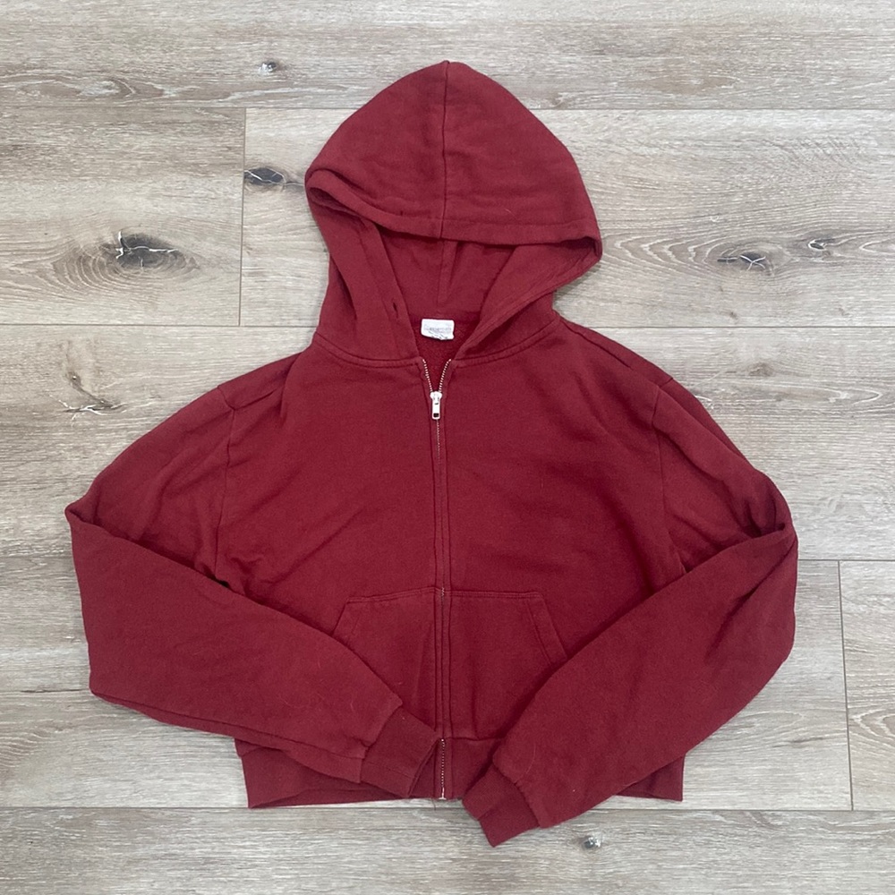 Tillys Maroon Cropped Zip-Up!